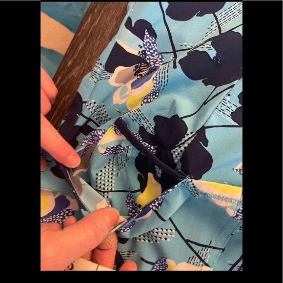SCRUBS, Scrub top, Cherokee Infinity Stretch SZ Large, Blue Floral - Picture 14 of 16